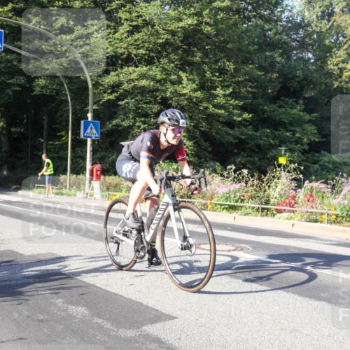 08.09.2024 - Stadtparktriathlon Zöllner http://msf.ph/oto/7039779 08.09.2024 09:32:13 Radfahren 140 meine-sportfotos.de
