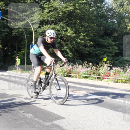 08.09.2024 - Stadtparktriathlon Zöllner http://msf.ph/oto/7040238 08.09.2024 09:52:38 Radfahren 241, 258, 262 meine-sportfotos.de