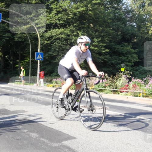 08.09.2024 - Stadtparktriathlon Zöllner http://msf.ph/oto/7040275 08.09.2024 09:53:50 Radfahren 194, 216 meine-sportfotos.de