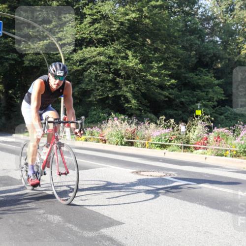 08.09.2024 - Stadtparktriathlon Zöllner http://msf.ph/oto/7040306 08.09.2024 09:54:43 Radfahren 221, 247 meine-sportfotos.de