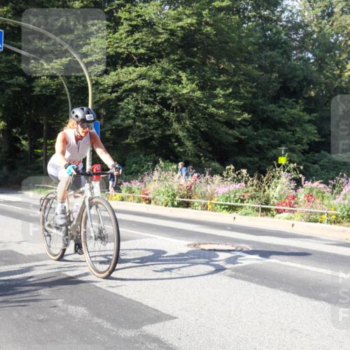 08.09.2024 - Stadtparktriathlon Zöllner http://msf.ph/oto/7040410 08.09.2024 09:59:22 Radfahren 250, 261 meine-sportfotos.de