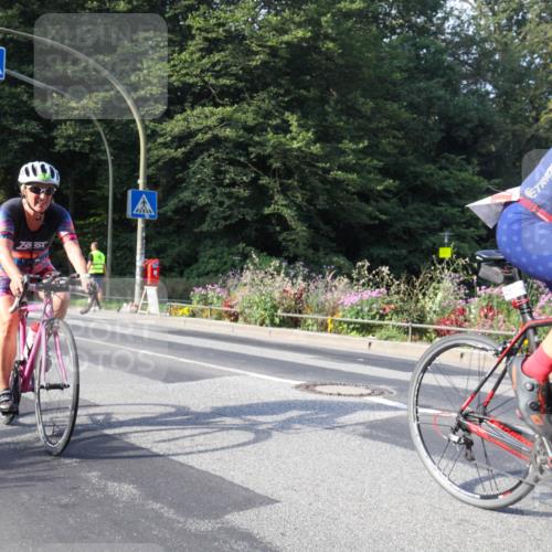 08.09.2024 - Stadtparktriathlon Zöllner http://msf.ph/oto/7040635 08.09.2024 10:05:26 Radfahren 241, 249, 257, 258 meine-sportfotos.de