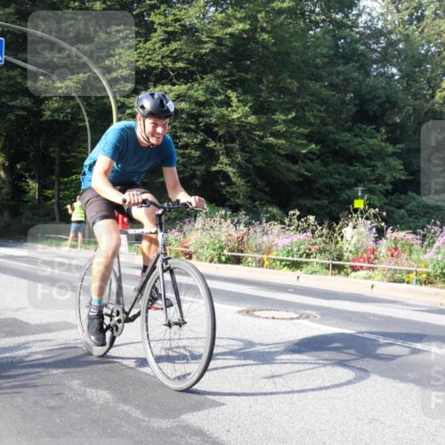 08.09.2024 - Stadtparktriathlon Zöllner http://msf.ph/oto/7040650 08.09.2024 10:06:49 Radfahren 222 meine-sportfotos.de