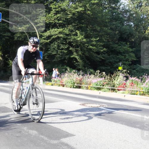 08.09.2024 - Stadtparktriathlon Zöllner http://msf.ph/oto/7040664 08.09.2024 10:07:14 Radfahren 215, 261 meine-sportfotos.de