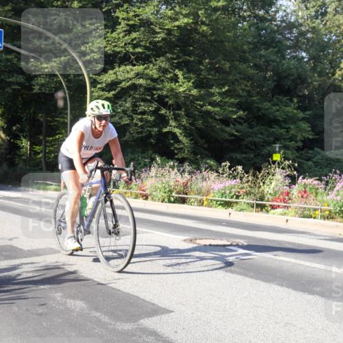08.09.2024 - Stadtparktriathlon Zöllner http://msf.ph/oto/7040751 08.09.2024 10:09:11 Radfahren 186, 213, 236 meine-sportfotos.de