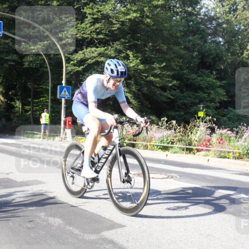 08.09.2024 - Stadtparktriathlon Zöllner http://msf.ph/oto/7040763 08.09.2024 10:09:31 Radfahren 210 meine-sportfotos.de