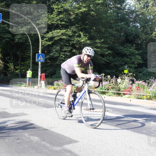 08.09.2024 - Stadtparktriathlon Zöllner http://msf.ph/oto/7040838 08.09.2024 10:12:09 Radfahren 211, 217 meine-sportfotos.de