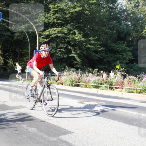 08.09.2024 - Stadtparktriathlon Zöllner http://msf.ph/oto/7040849 08.09.2024 10:12:33 Radfahren 234 meine-sportfotos.de