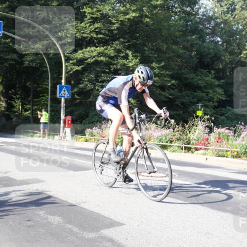 08.09.2024 - Stadtparktriathlon Zöllner http://msf.ph/oto/7040861 08.09.2024 10:13:36 Radfahren 207, 249 meine-sportfotos.de