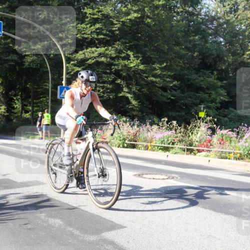 08.09.2024 - Stadtparktriathlon Zöllner http://msf.ph/oto/7040950 08.09.2024 10:16:06 Radfahren 250 meine-sportfotos.de