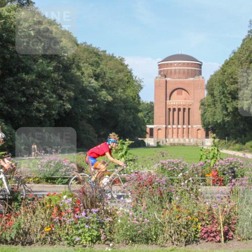 08.09.2024 - Stadtparktriathlon Zöllner http://msf.ph/oto/7041090 08.09.2024 10:20:15 Radfahren 234, 299, 349, 352 meine-sportfotos.de