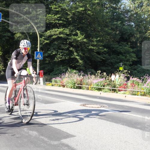 08.09.2024 - Stadtparktriathlon Zöllner http://msf.ph/oto/7041143 08.09.2024 10:20:02 Radfahren 183, 318, 321 meine-sportfotos.de