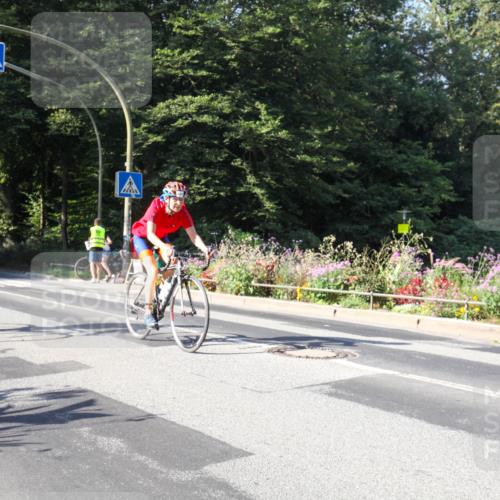 08.09.2024 - Stadtparktriathlon Zöllner http://msf.ph/oto/7041162 08.09.2024 10:20:15 Radfahren 234, 299, 349, 352 meine-sportfotos.de