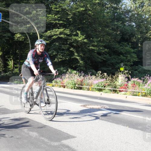 08.09.2024 - Stadtparktriathlon Zöllner http://msf.ph/oto/7041387 08.09.2024 10:22:28 Radfahren 210, 268, 324, 343 meine-sportfotos.de