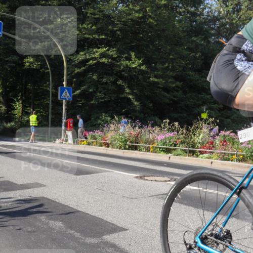 08.09.2024 - Stadtparktriathlon Zöllner http://msf.ph/oto/7041740 08.09.2024 10:26:02 Radfahren 290, 355 meine-sportfotos.de