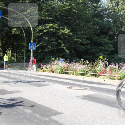 08.09.2024 - Stadtparktriathlon Zöllner http://msf.ph/oto/7041910 08.09.2024 10:27:23 Radfahren 182, 287, 304, 311, 321, 322, 332, 357 meine-sportfotos.de