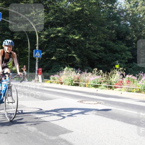 08.09.2024 - Stadtparktriathlon Zöllner http://msf.ph/oto/7042638 08.09.2024 10:33:30 Radfahren 306, 361 meine-sportfotos.de