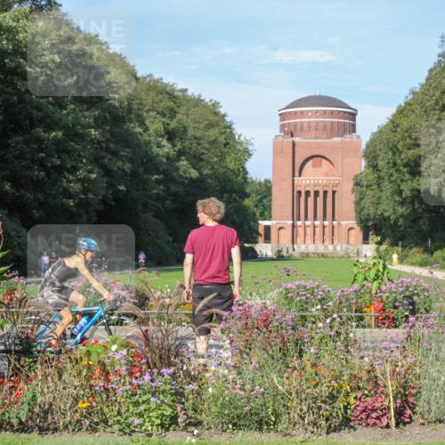 08.09.2024 - Stadtparktriathlon Zöllner http://msf.ph/oto/7042692 08.09.2024 10:33:30 Radfahren 306, 361 meine-sportfotos.de