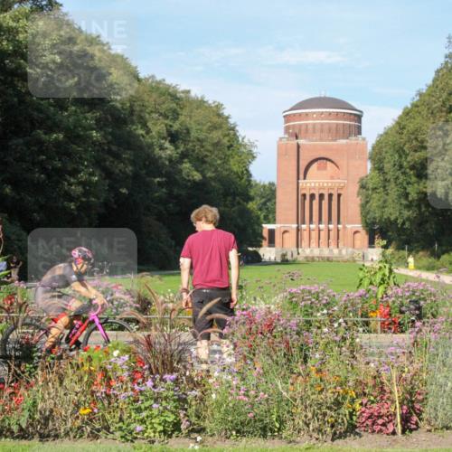 08.09.2024 - Stadtparktriathlon Zöllner http://msf.ph/oto/7042714 08.09.2024 10:33:36 Radfahren 329 meine-sportfotos.de