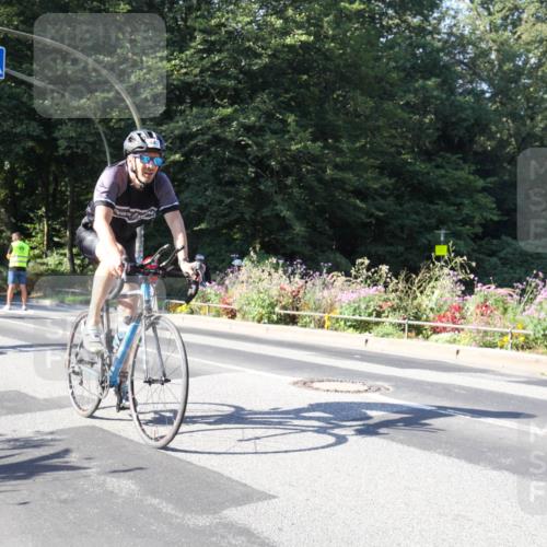 08.09.2024 - Stadtparktriathlon Zöllner http://msf.ph/oto/7043096 08.09.2024 10:38:59 Radfahren 320, 384, 402, 419, 434, 447, 450 meine-sportfotos.de