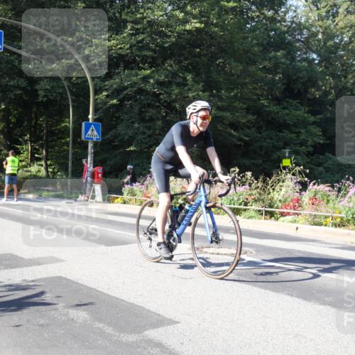 08.09.2024 - Stadtparktriathlon Zöllner http://msf.ph/oto/7043102 08.09.2024 10:39:00 Radfahren 320, 384, 419, 426, 434, 447, 450 meine-sportfotos.de