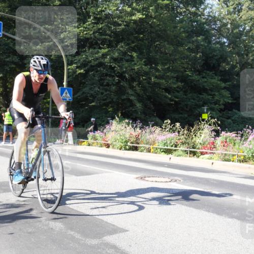 08.09.2024 - Stadtparktriathlon Zöllner http://msf.ph/oto/7043106 08.09.2024 10:39:07 Radfahren 371, 380, 426 meine-sportfotos.de