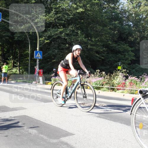 08.09.2024 - Stadtparktriathlon Zöllner http://msf.ph/oto/7043119 08.09.2024 10:39:19 Radfahren 252, 266, 268, 381 meine-sportfotos.de