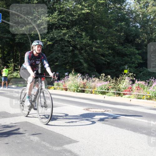 08.09.2024 - Stadtparktriathlon Zöllner http://msf.ph/oto/7043121 08.09.2024 10:39:22 Radfahren 252, 266, 268, 288, 358, 381, 413 meine-sportfotos.de