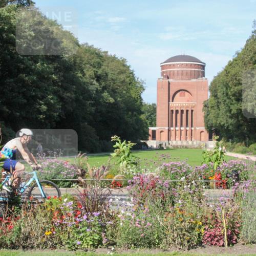 08.09.2024 - Stadtparktriathlon Zöllner http://msf.ph/oto/7043181 08.09.2024 10:38:59 Radfahren 320, 384, 402, 419, 434, 447, 450 meine-sportfotos.de