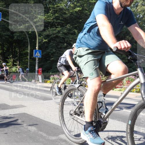 08.09.2024 - Stadtparktriathlon Zöllner http://msf.ph/oto/7043182 08.09.2024 10:40:24 Radfahren 412, 439, 454 meine-sportfotos.de