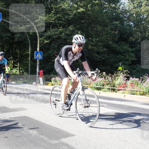 08.09.2024 - Stadtparktriathlon Zöllner http://msf.ph/oto/7043184 08.09.2024 10:40:35 Radfahren 393, 446 meine-sportfotos.de