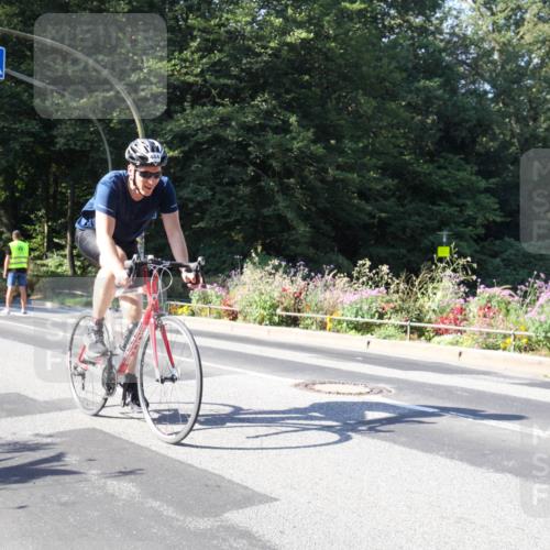 08.09.2024 - Stadtparktriathlon Zöllner http://msf.ph/oto/7043205 08.09.2024 10:41:01 Radfahren 302, 444 meine-sportfotos.de