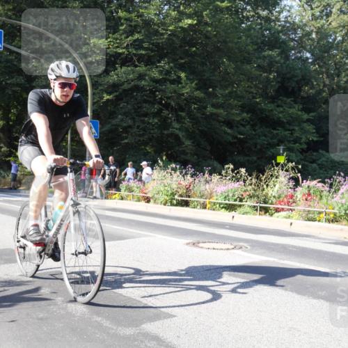 08.09.2024 - Stadtparktriathlon Zöllner http://msf.ph/oto/7043256 08.09.2024 10:42:21 Radfahren 373, 375 meine-sportfotos.de