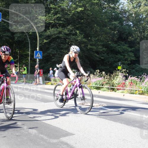 08.09.2024 - Stadtparktriathlon Zöllner http://msf.ph/oto/7043260 08.09.2024 10:42:27 Radfahren 43, 311, 321, 322, 329, 373 meine-sportfotos.de