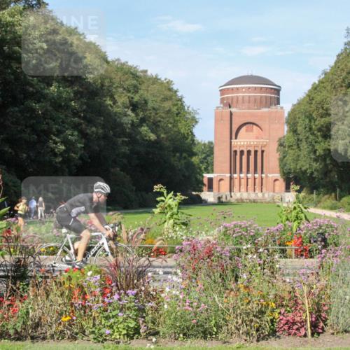 08.09.2024 - Stadtparktriathlon Zöllner http://msf.ph/oto/7043270 08.09.2024 10:40:35 Radfahren 393, 446 meine-sportfotos.de