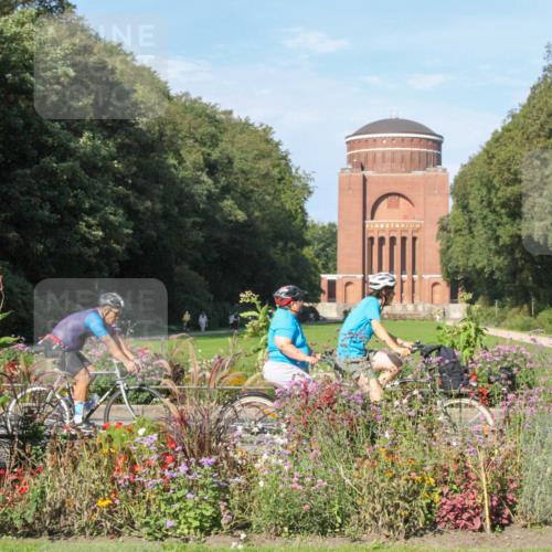 08.09.2024 - Stadtparktriathlon Zöllner http://msf.ph/oto/7043322 08.09.2024 10:41:39 Radfahren 251, 391, 401, 411 meine-sportfotos.de