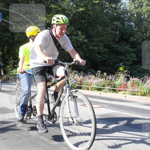 08.09.2024 - Stadtparktriathlon Zöllner http://msf.ph/oto/7043344 08.09.2024 10:44:19 Radfahren 254, 421, 453, 459 meine-sportfotos.de