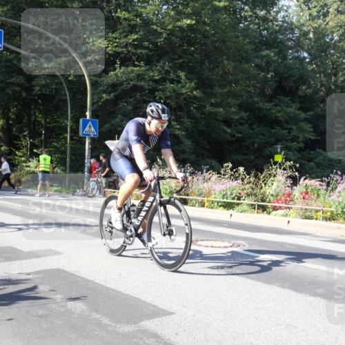 08.09.2024 - Stadtparktriathlon Zöllner http://msf.ph/oto/7043359 08.09.2024 10:44:42 Radfahren 418, 438, 462, 1937 meine-sportfotos.de