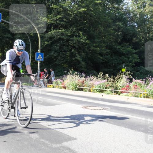 08.09.2024 - Stadtparktriathlon Zöllner http://msf.ph/oto/7043361 08.09.2024 10:44:42 Radfahren 418, 438, 462, 1937 meine-sportfotos.de