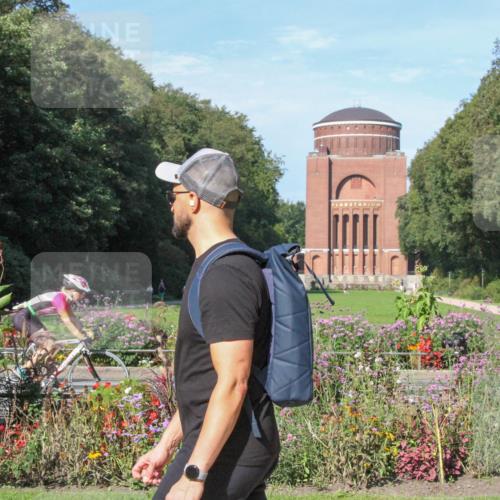 08.09.2024 - Stadtparktriathlon Zöllner http://msf.ph/oto/7043364 08.09.2024 10:42:32 Radfahren 43, 284, 304, 321, 322, 360, 404, 420, 435 meine-sportfotos.de