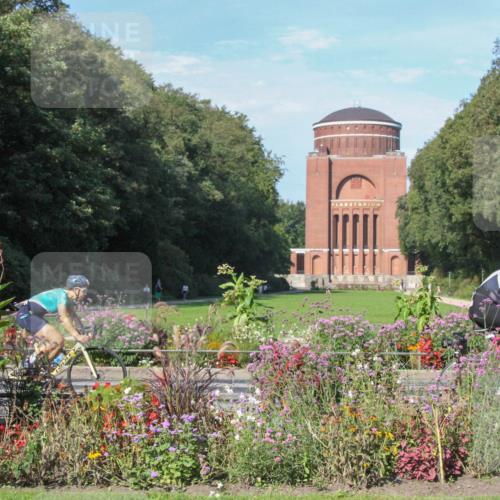08.09.2024 - Stadtparktriathlon Zöllner http://msf.ph/oto/7043369 08.09.2024 10:42:34 Radfahren 284, 304, 321, 360, 404, 410, 420, 435 meine-sportfotos.de