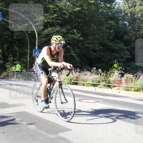 08.09.2024 - Stadtparktriathlon Zöllner http://msf.ph/oto/7043396 08.09.2024 10:45:39 Radfahren 390, 426, 437 meine-sportfotos.de