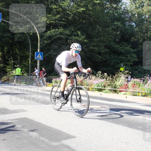 08.09.2024 - Stadtparktriathlon Zöllner http://msf.ph/oto/7043398 08.09.2024 10:45:39 Radfahren 390, 426, 437 meine-sportfotos.de