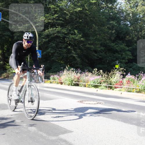 08.09.2024 - Stadtparktriathlon Zöllner http://msf.ph/oto/7043400 08.09.2024 10:45:40 Radfahren 390, 426, 437 meine-sportfotos.de