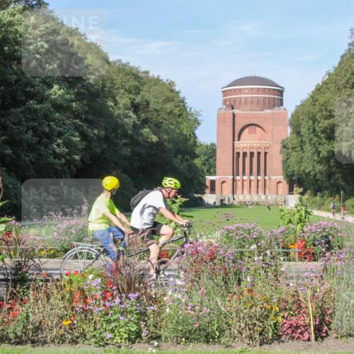 08.09.2024 - Stadtparktriathlon Zöllner http://msf.ph/oto/7043447 08.09.2024 10:44:19 Radfahren 254, 421, 453, 459 meine-sportfotos.de