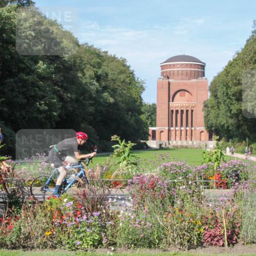 08.09.2024 - Stadtparktriathlon Zöllner http://msf.ph/oto/7043512 08.09.2024 10:45:59 Radfahren 316, 371, 382, 384, 392, 413, 434 meine-sportfotos.de