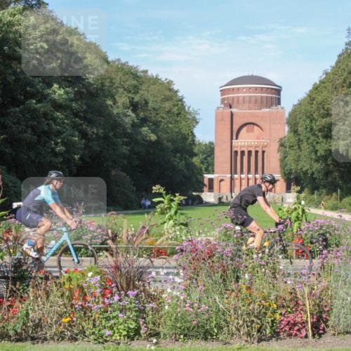 08.09.2024 - Stadtparktriathlon Zöllner http://msf.ph/oto/7043596 08.09.2024 10:47:35 Radfahren 266, 268, 298, 376, 406, 416, 425, 446 meine-sportfotos.de