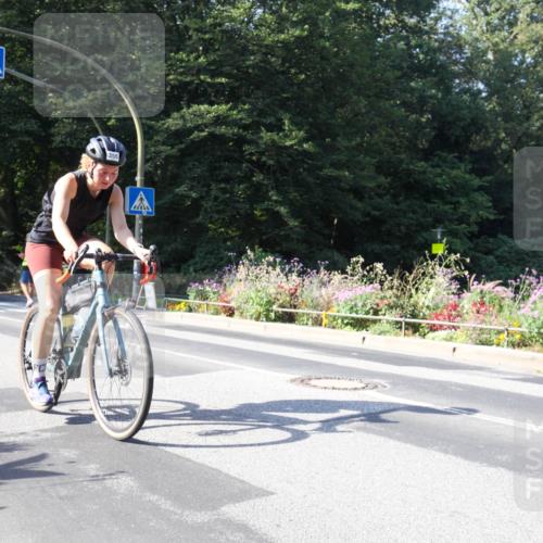 08.09.2024 - Stadtparktriathlon Zöllner http://msf.ph/oto/7043658 08.09.2024 10:51:23 Radfahren 355, 362 meine-sportfotos.de