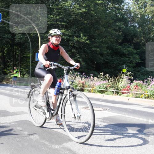 08.09.2024 - Stadtparktriathlon Zöllner http://msf.ph/oto/7043667 08.09.2024 10:51:42 Radfahren 327, 418 meine-sportfotos.de