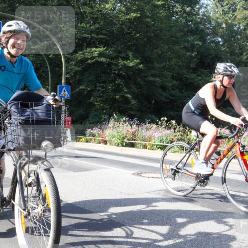 08.09.2024 - Stadtparktriathlon Zöllner http://msf.ph/oto/7043789 08.09.2024 10:54:21 Radfahren 251, 273, 381, 429 meine-sportfotos.de